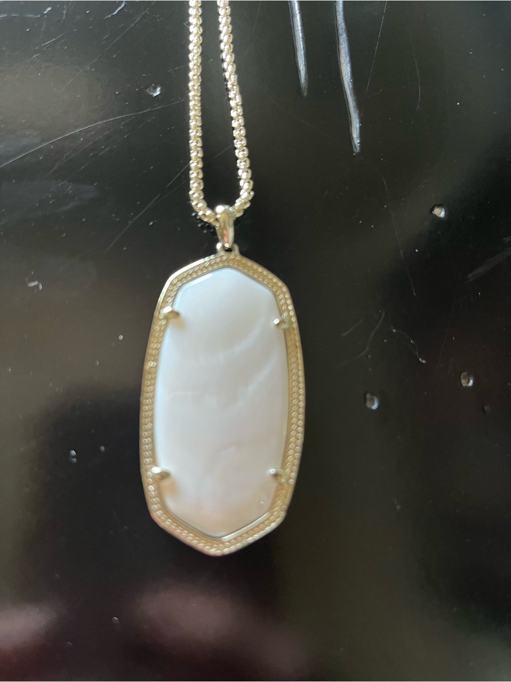Kendra Scott Gold Plated With Mother of Pearl Stone Pendant Necklace - - Picture 2 of 2